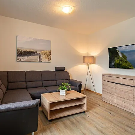 Appartementhaus Mit Balkon Im Ostseebad Goehren Hm-adl Homestay *