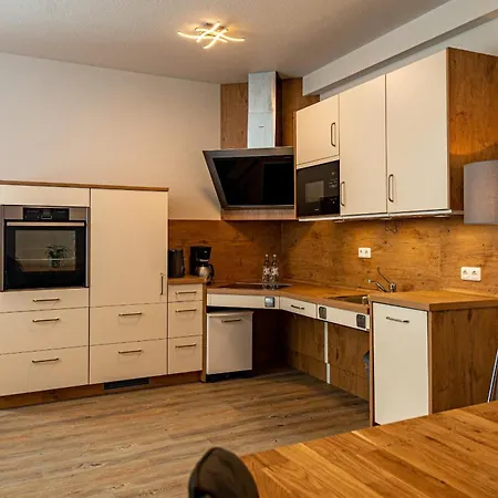 Appartementhaus Mit Balkon Im Ostseebad Hm-adl * 奥斯特巴德·哥伦