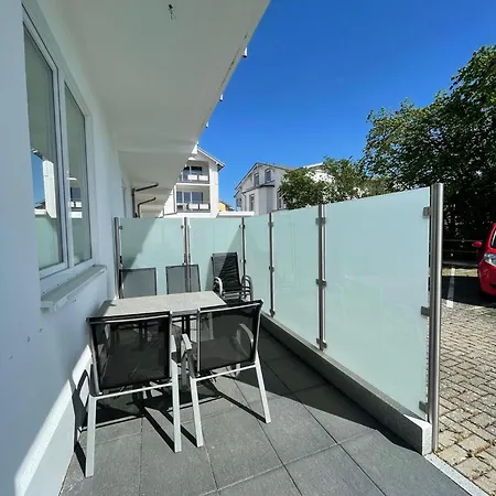 民宿 Appartementhaus Mit Balkon Im Ostseebad Hm-adl 奥斯特巴德·哥伦