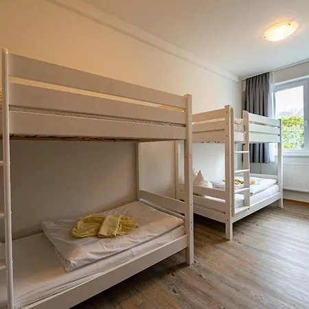 民宿 Appartementhaus Mit Balkon Im Ostseebad Hm-adl 奥斯特巴德·哥伦