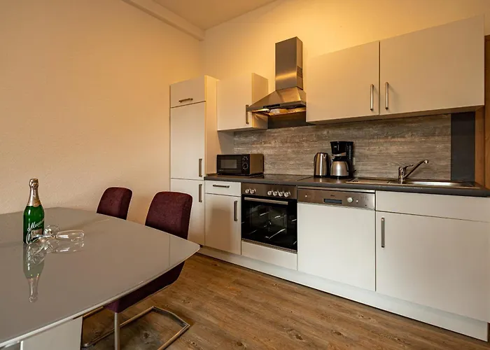 Appartementhaus Mit Balkon Im Ostseebad Hm-adl * Goehren (Ruegen)